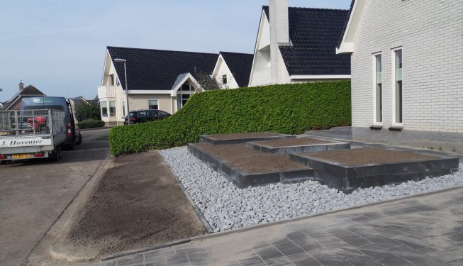 Tuinaanleg, voortuin Surhuisterveen