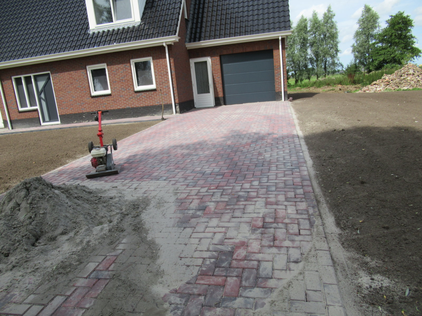 Oprit rood zwart genuanceerd