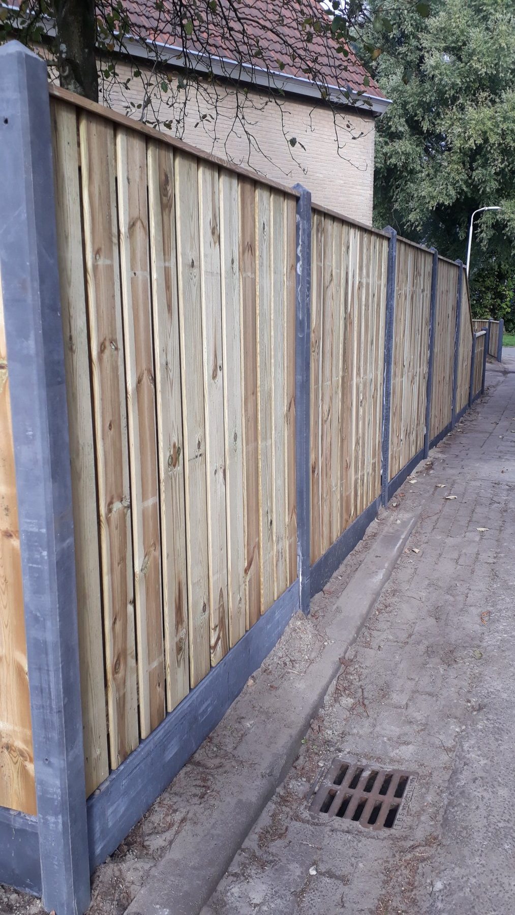 Hout betonschutting Leeuwarden
